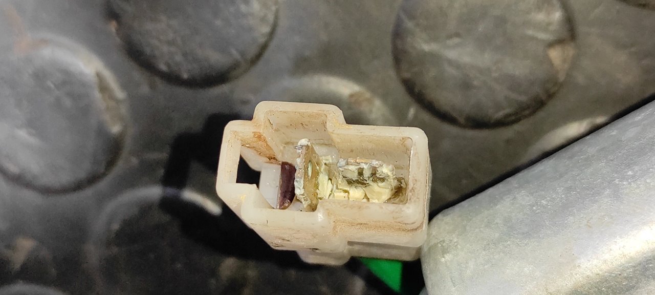 ELEVALUNAS DELANTERO DERECHO MITSUBISHI L 200 (K6/7) - vista 4