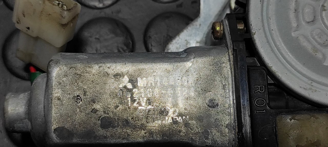 ELEVALUNAS DELANTERO DERECHO MITSUBISHI L 200 (K6/7) - vista 3