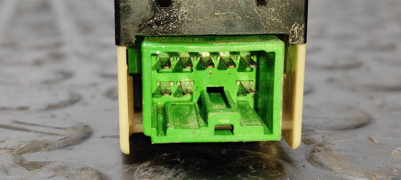 MANDO ELEVALUNAS DELANTERO DERECHO MITSUBISHI L 200 (K6/7) - vista 3