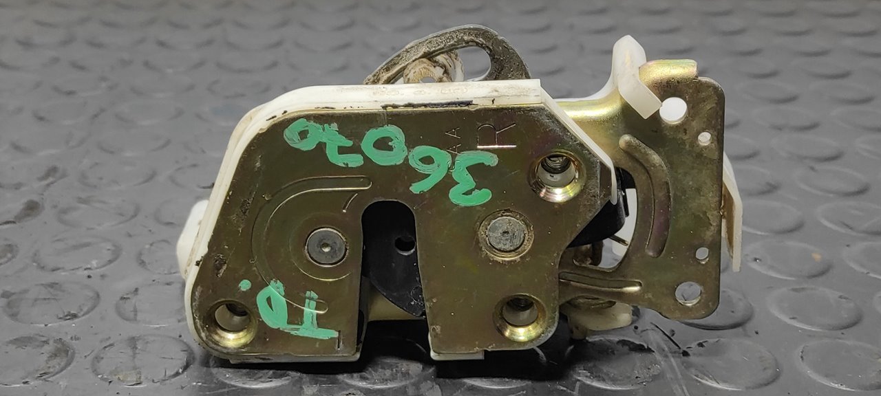 CERRADURA PUERTA TRASERA DERECHA MITSUBISHI L 200 (K6/7) - vista 3