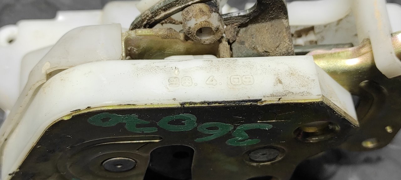 CERRADURA PUERTA TRASERA DERECHA MITSUBISHI L 200 (K6/7) - vista 4