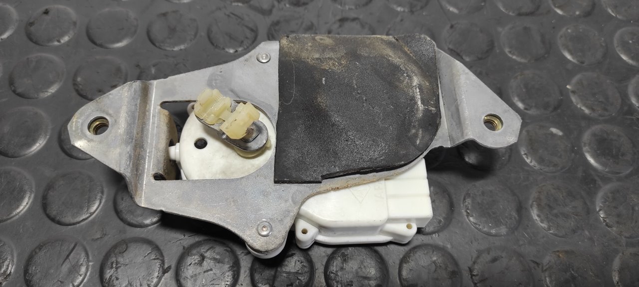 MOTOR CIERRE CENTRALIZADO TRASERO DERECHO MITSUBISHI L 200 (K6/7) - vista 2