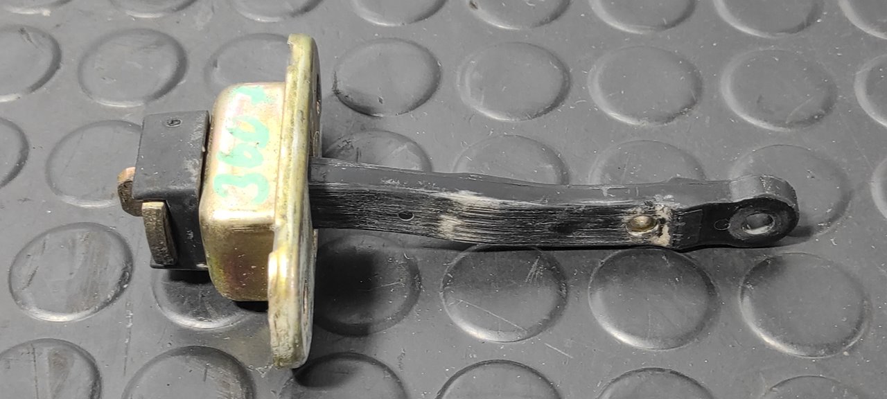 RETENEDOR PUERTA DERECHA MITSUBISHI L 200 (K6/7) - vista 2