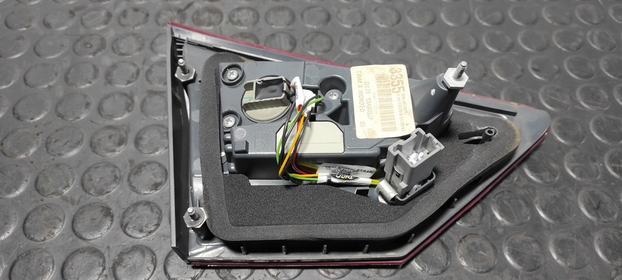 PILOTO PORTON DERECHO FORD MONDEO LIM. - vista 2