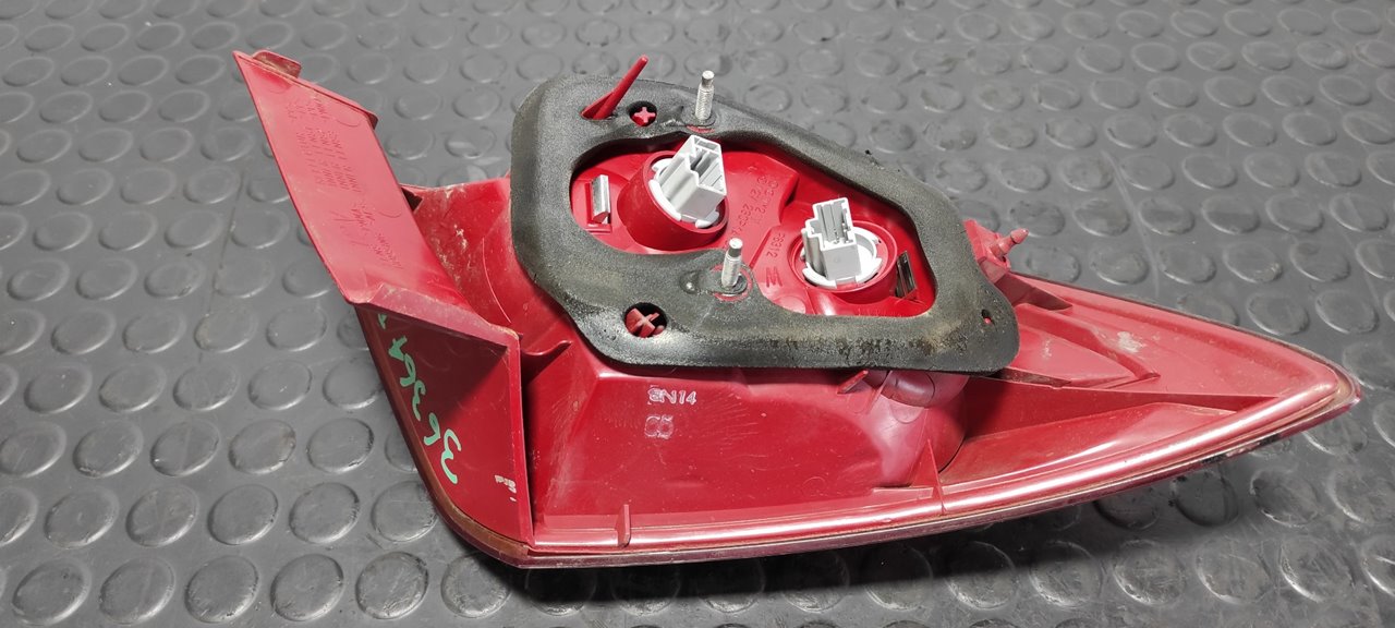 PILOTO TRASERO DERECHO MAZDA 3 BERLINA (BK) - vista 5