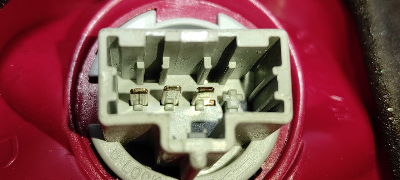 PILOTO TRASERO DERECHO MAZDA 3 BERLINA (BK) - vista 3