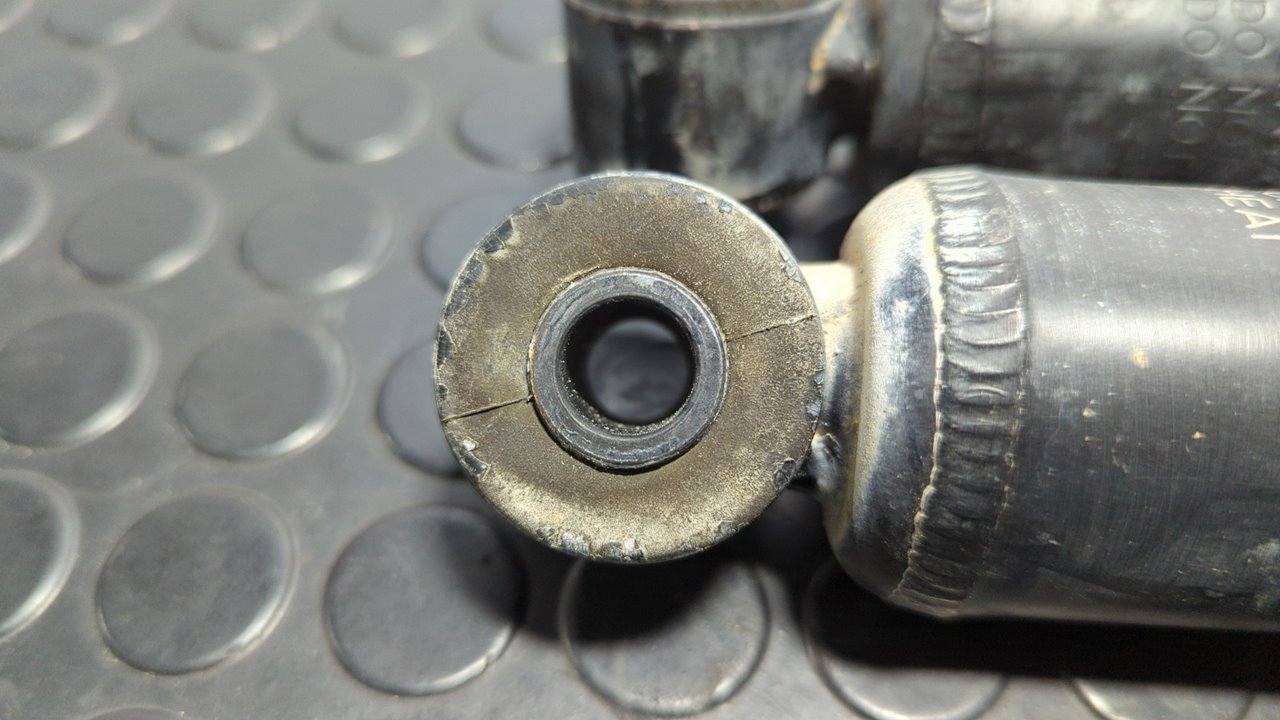 JUEGO AMORTIGUADORES DELANTERO MITSUBISHI L 200 (K6/7) - vista 3