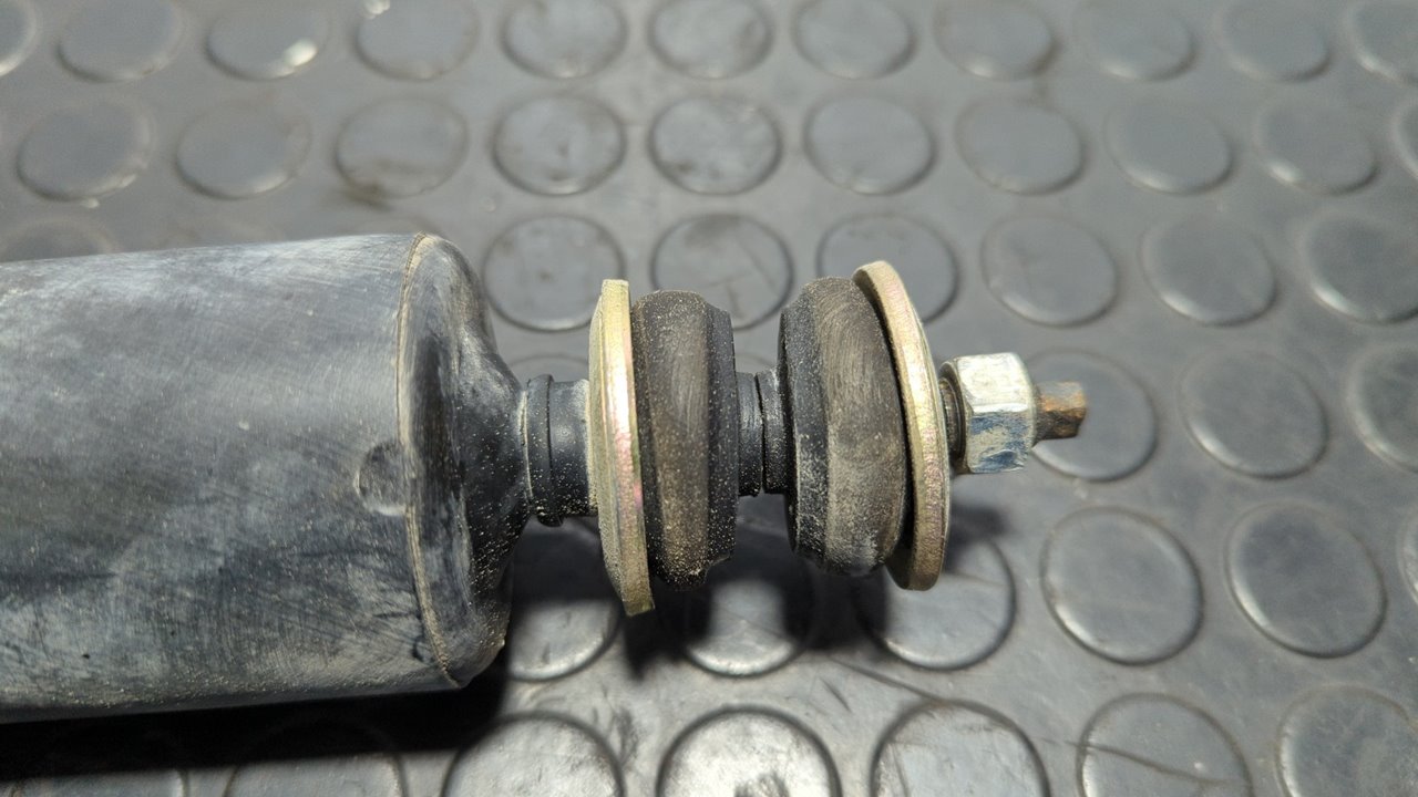 JUEGO AMORTIGUADORES DELANTERO MITSUBISHI L 200 (K6/7) - vista 5