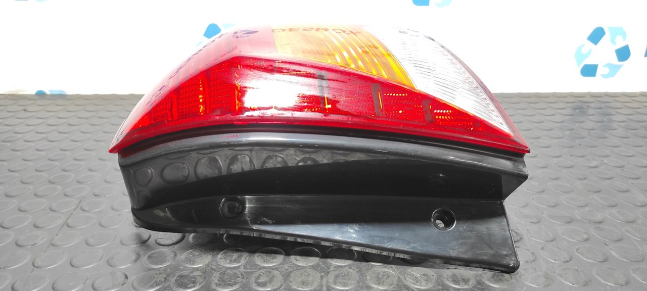 PILOTO TRASERO DERECHO KIA RIO - vista 3