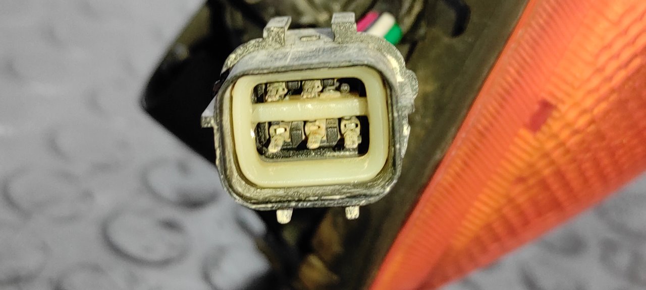 PILOTO TRASERO DERECHO MITSUBISHI L 200 (K6/7) - vista 4