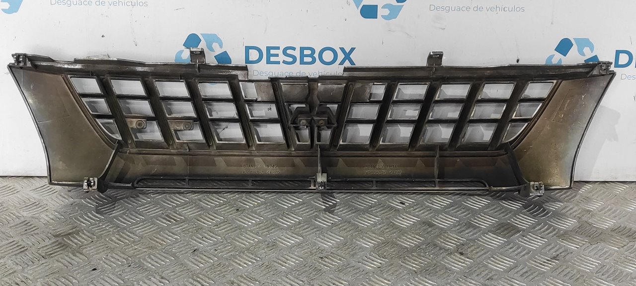 REJILLA DELANTERA MITSUBISHI L 200 (K6/7) - vista 4