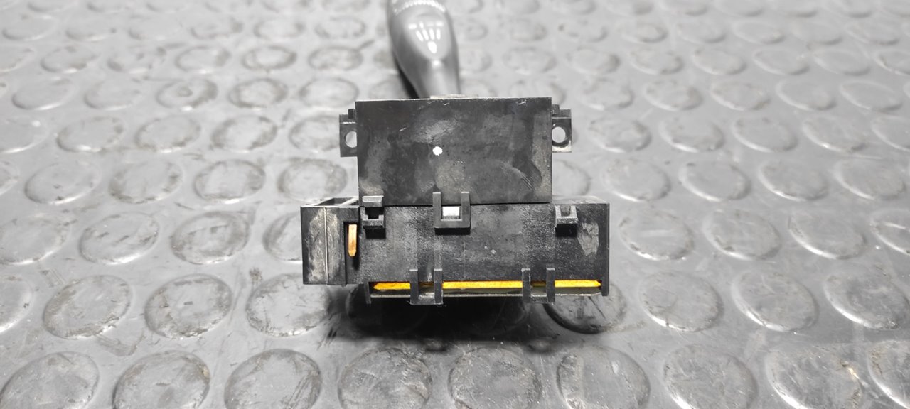 MANDO LIMPIA MITSUBISHI L 200 (K6/7) - vista 2