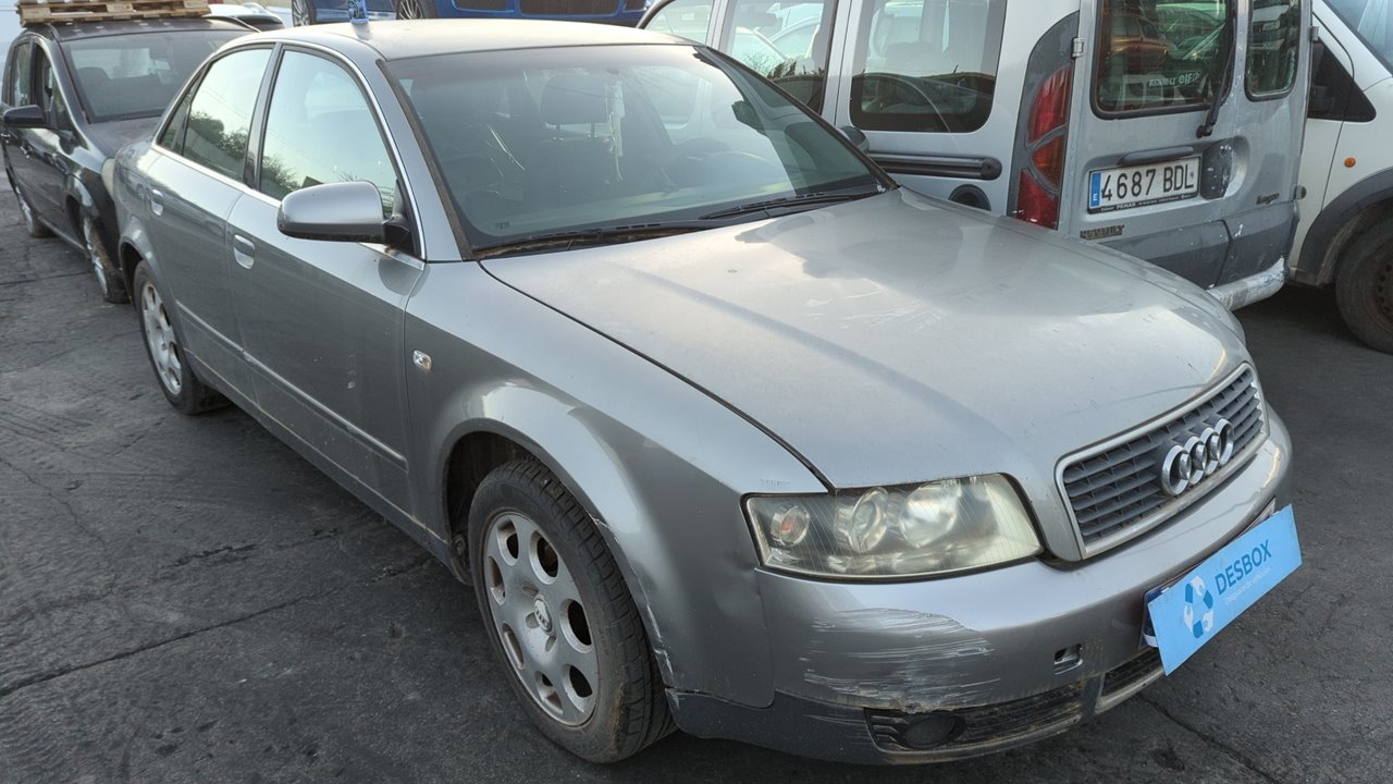 AUDI A4 BERLINA (8E)