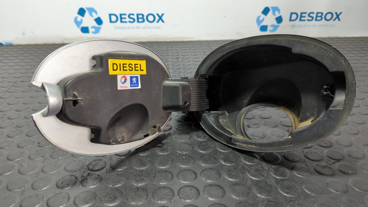 TAPA EXTERIOR COMBUSTIBLE PEUGEOT EXPERT KASTEN - vista 2