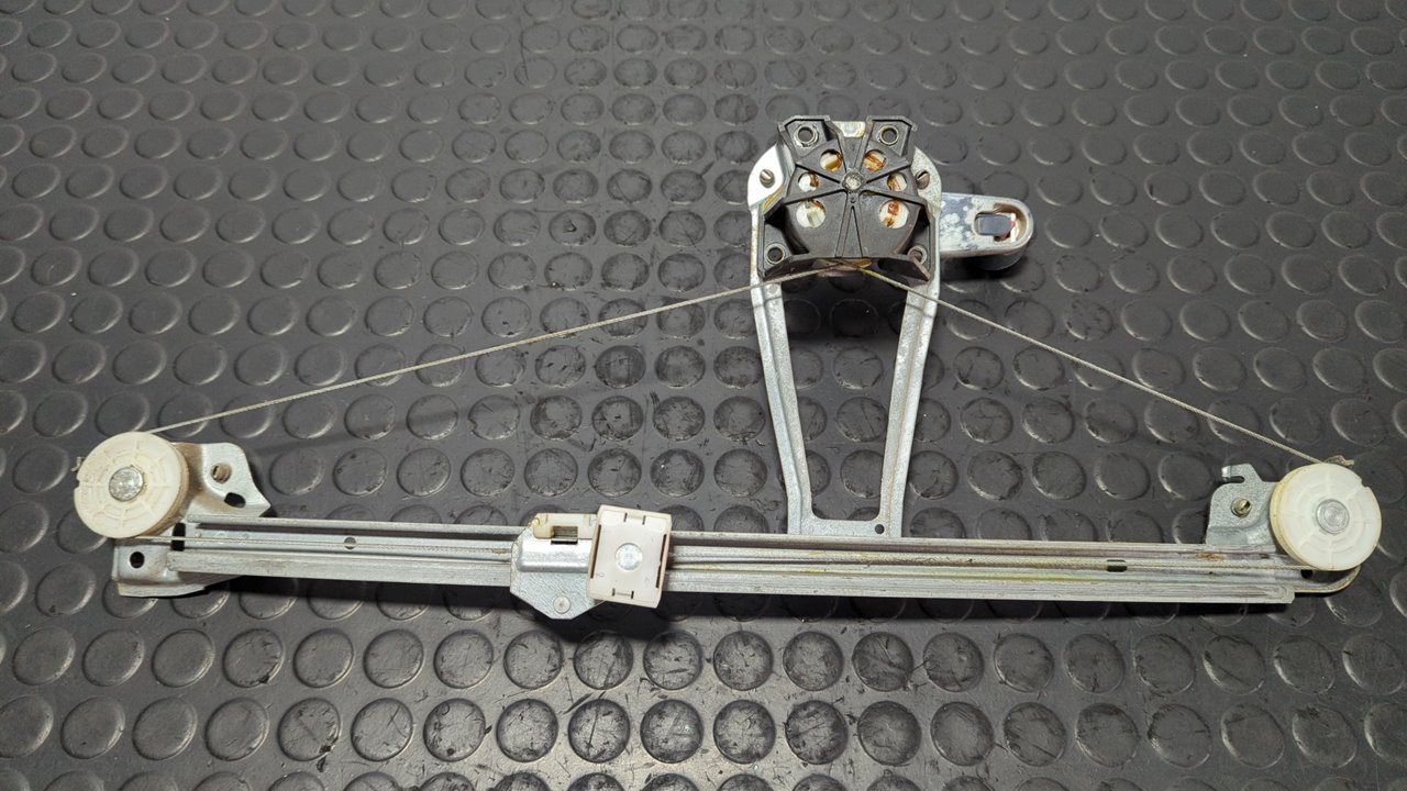 ELEVALUNAS TRASERO IZQUIERDO MERCEDES CLASE C (W202) - vista 2