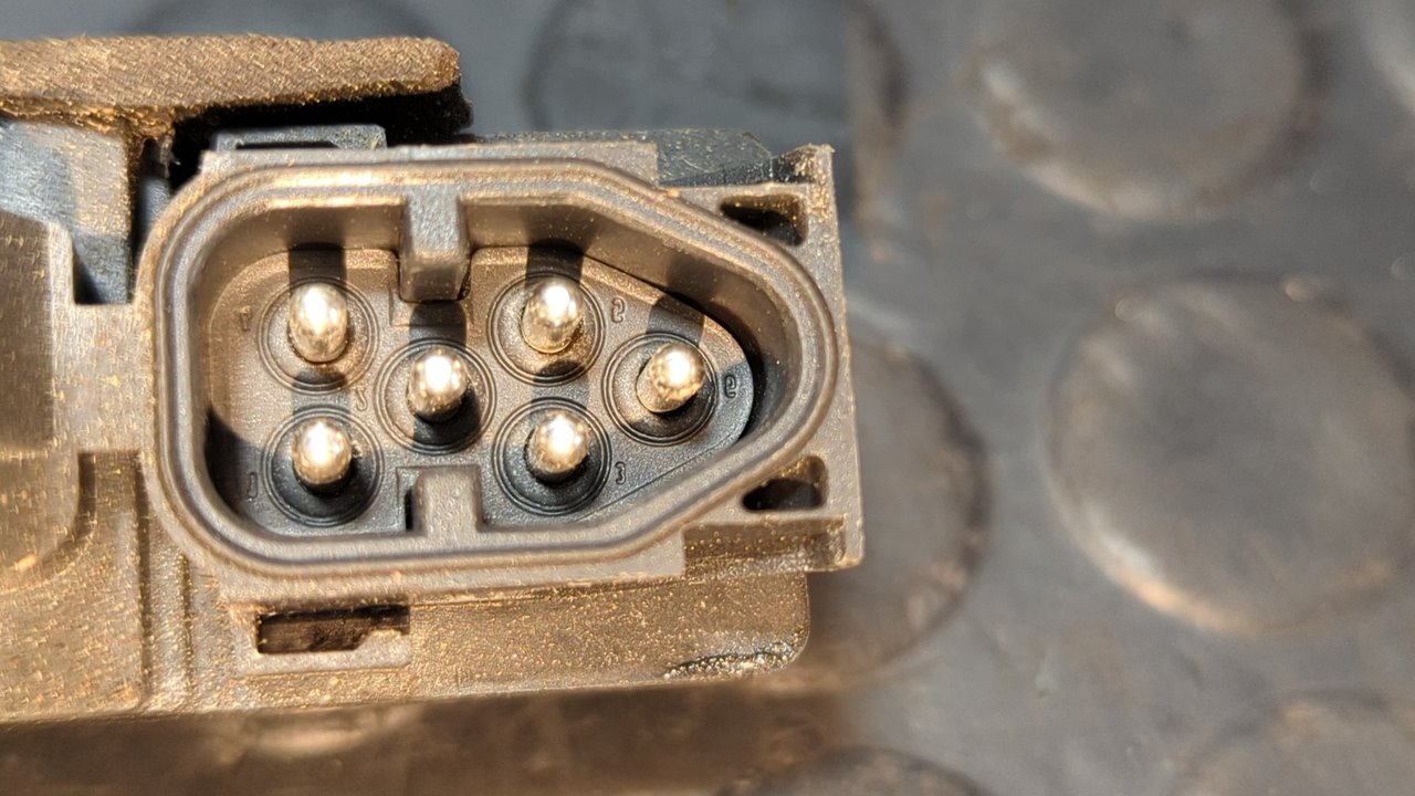 MOTOR CIERRE CENTRALIZADO DELANTERO IZQUIERDO BMW SERIE 5 BERLINA (E34) - vista 5