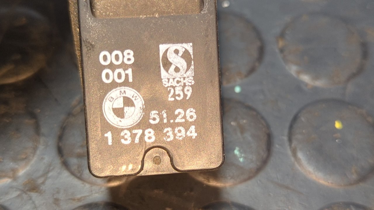 MOTOR CIERRE CENTRALIZADO DELANTERO IZQUIERDO BMW SERIE 5 BERLINA (E34) - vista 4