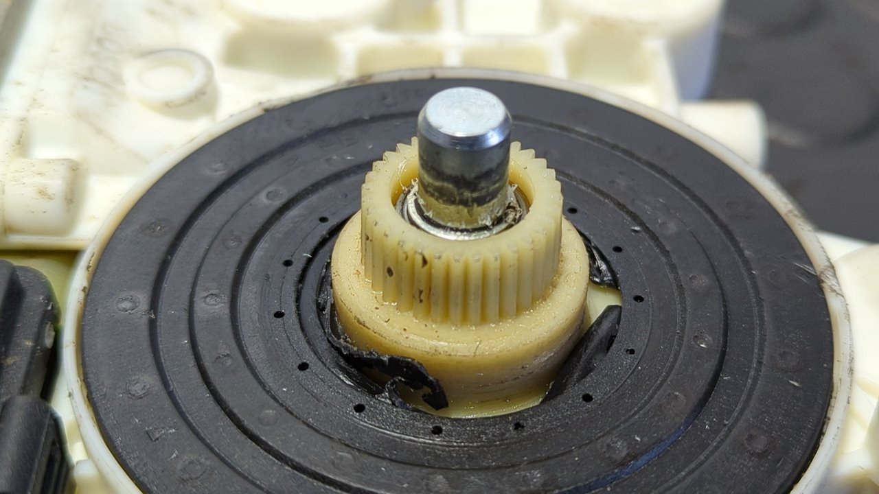 MOTOR ELEVALUNAS DELANTERO DERECHO MERCEDES-BENZ CLASE A (W168) - vista 4