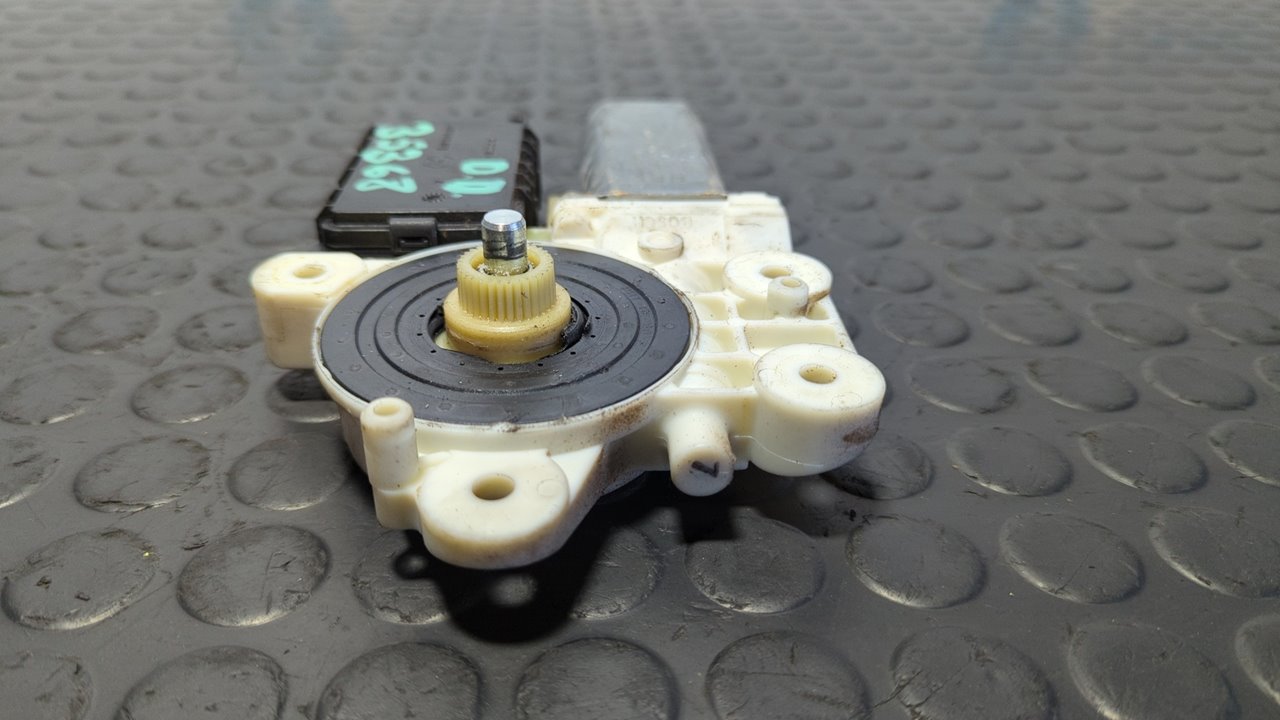 MOTOR ELEVALUNAS DELANTERO DERECHO MERCEDES-BENZ CLASE A (W168) - vista 2