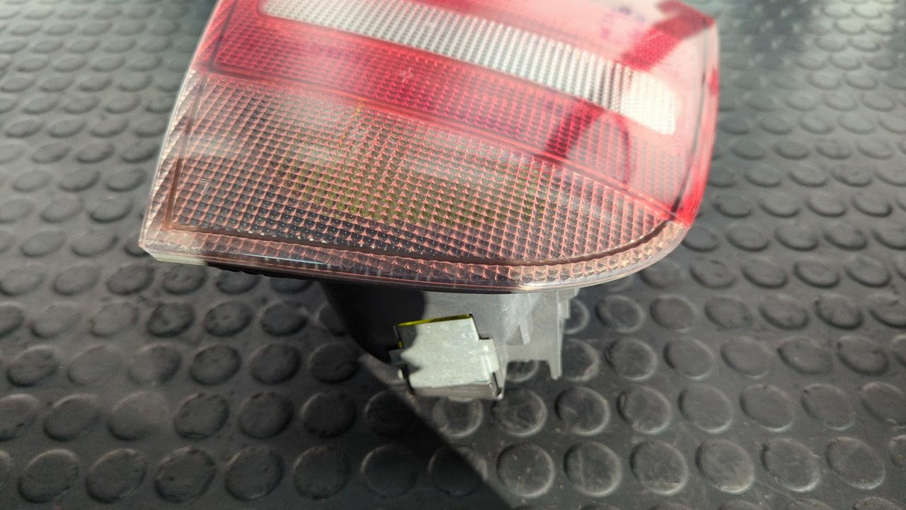 PILOTO TRASERO IZQUIERDO SKODA OCTAVIA BERLINA (1U2) - vista 4