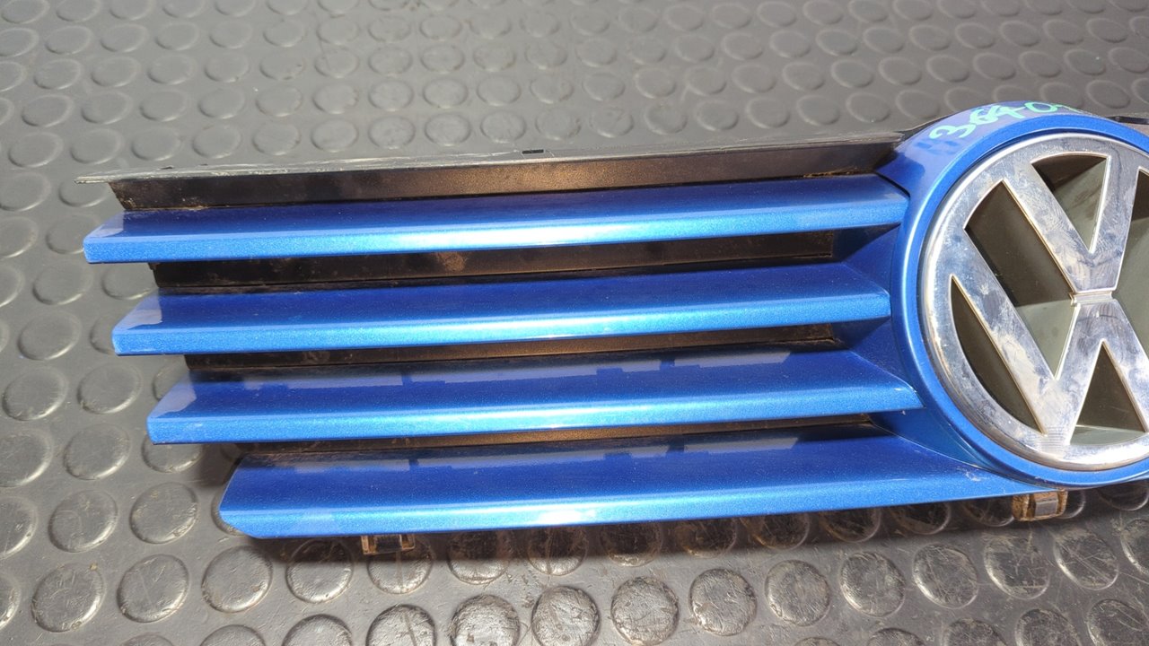 REJILLA DELANTERA VOLKSWAGEN POLO BERLINA (6N2) - vista 4