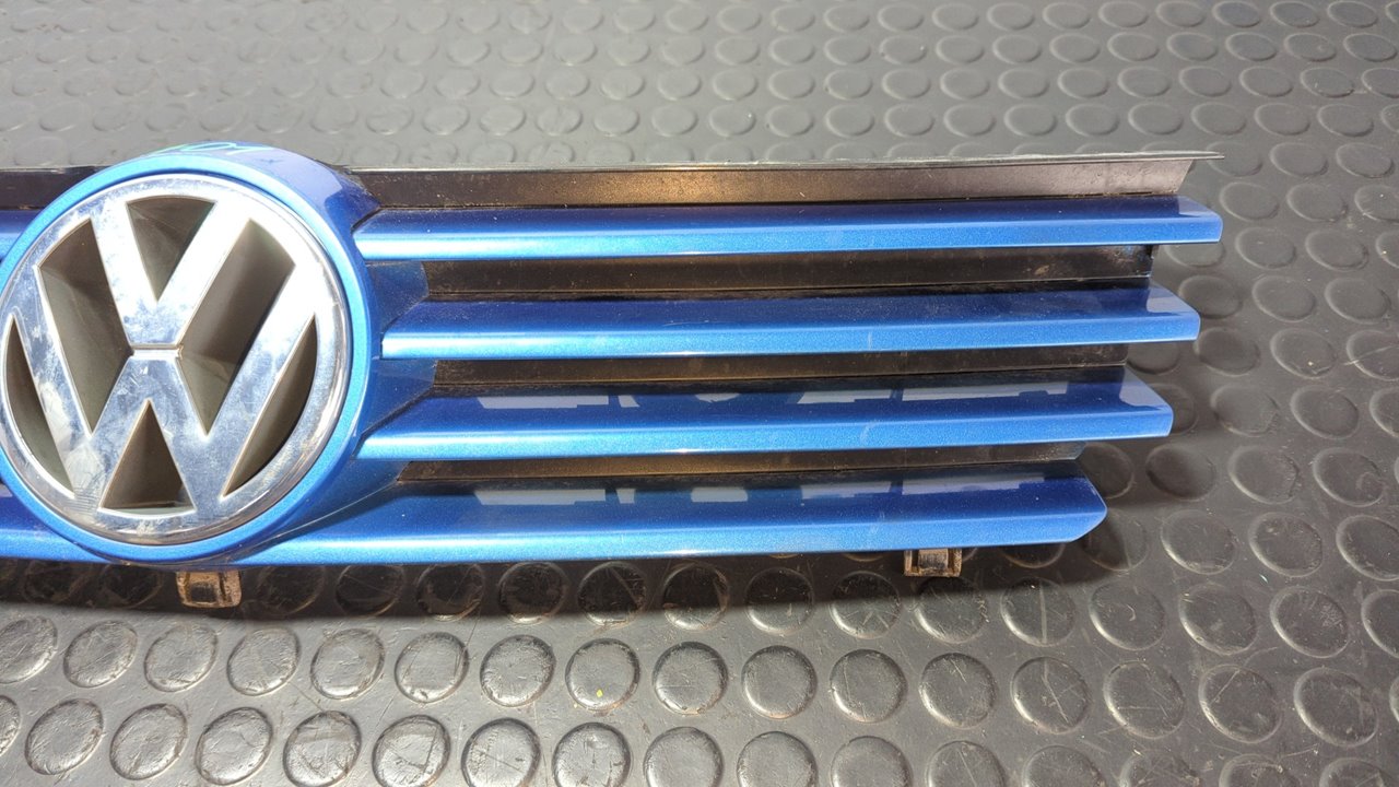 REJILLA DELANTERA VOLKSWAGEN POLO BERLINA (6N2) - vista 2