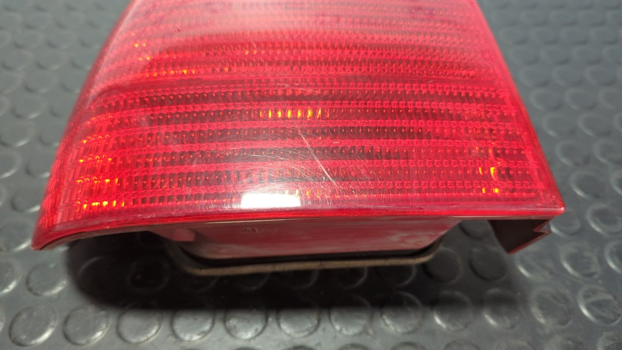 PILOTO TRASERO IZQUIERDO VOLKSWAGEN POLO BERLINA (6N2) - vista 10