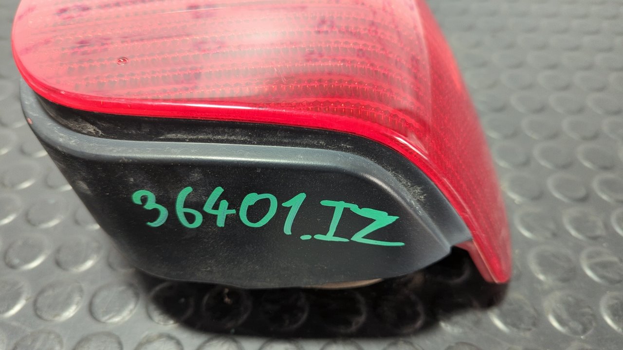 PILOTO TRASERO IZQUIERDO VOLKSWAGEN POLO BERLINA (6N2) - vista 4