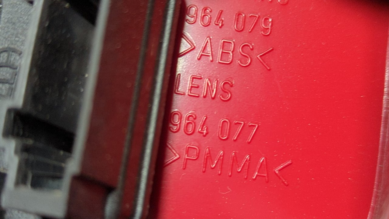 PILOTO TRASERO IZQUIERDO VOLKSWAGEN POLO BERLINA (6N2) - vista 9