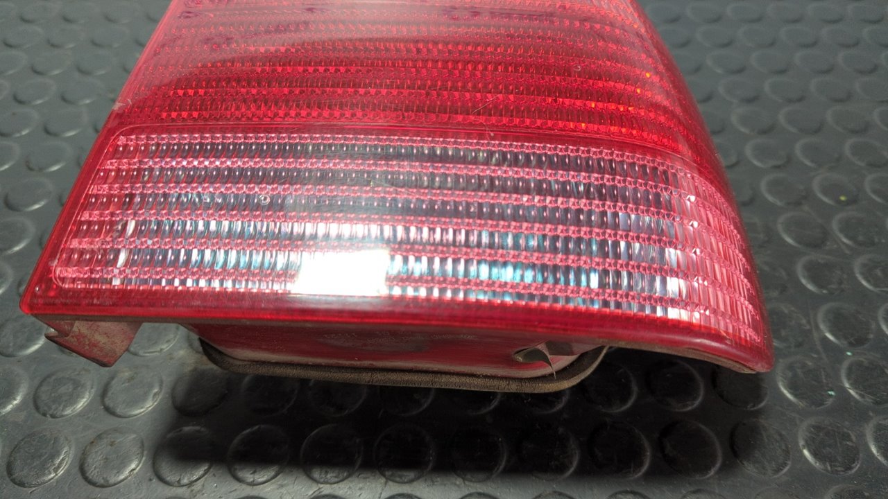 PILOTO TRASERO DERECHO VOLKSWAGEN POLO BERLINA (6N2) - vista 8