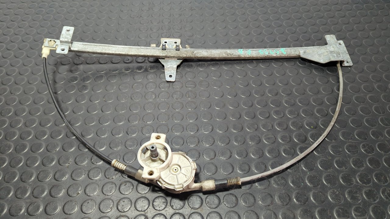 ELEVALUNAS DELANTERO DERECHO MERCEDES-BENZ VITO (W638) CAJA CERRADA