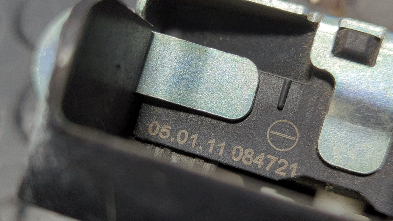 CERRADURA MALETERO / PORTON VOLKSWAGEN GOLF VI (5K1) - vista 4