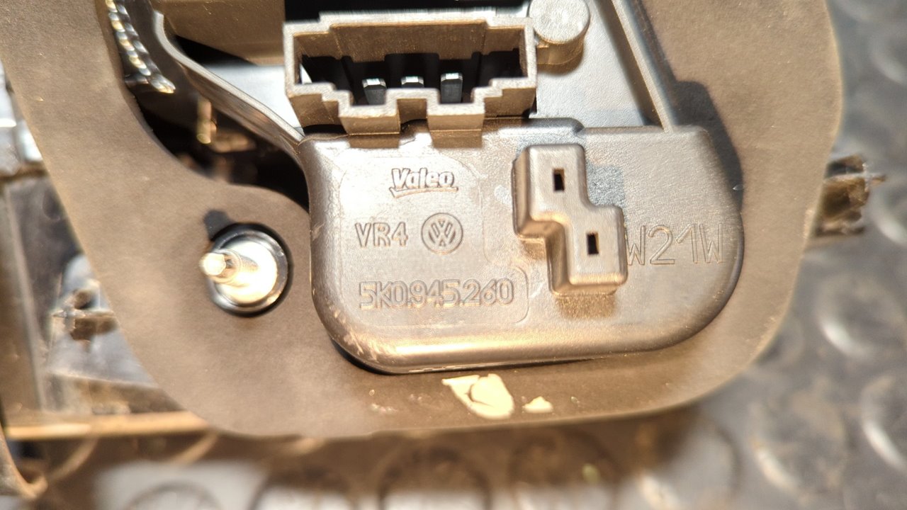 PILOTO PORTON DERECHO VOLKSWAGEN GOLF VI (5K1) - vista 3