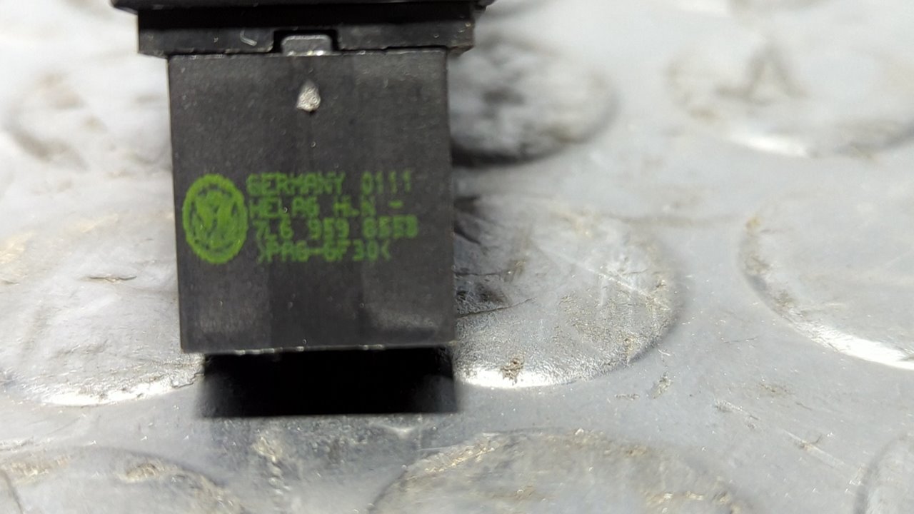 MANDO ELEVALUNAS TRASERO IZQUIERDO VOLKSWAGEN GOLF VI (5K1) - vista 3