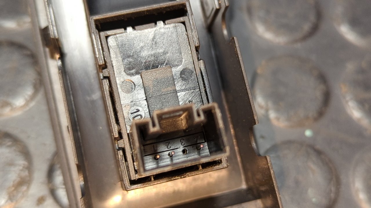 MANDO ELEVALUNAS DELANTERO DERECHO VOLKSWAGEN GOLF VI (5K1) - vista 2