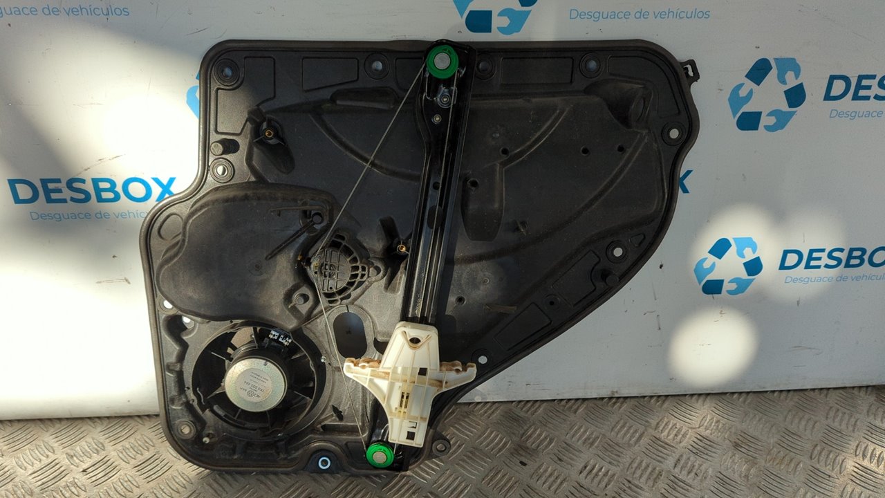 ELEVALUNAS TRASERO IZQUIERDO VOLKSWAGEN GOLF VI (5K1) - vista 3