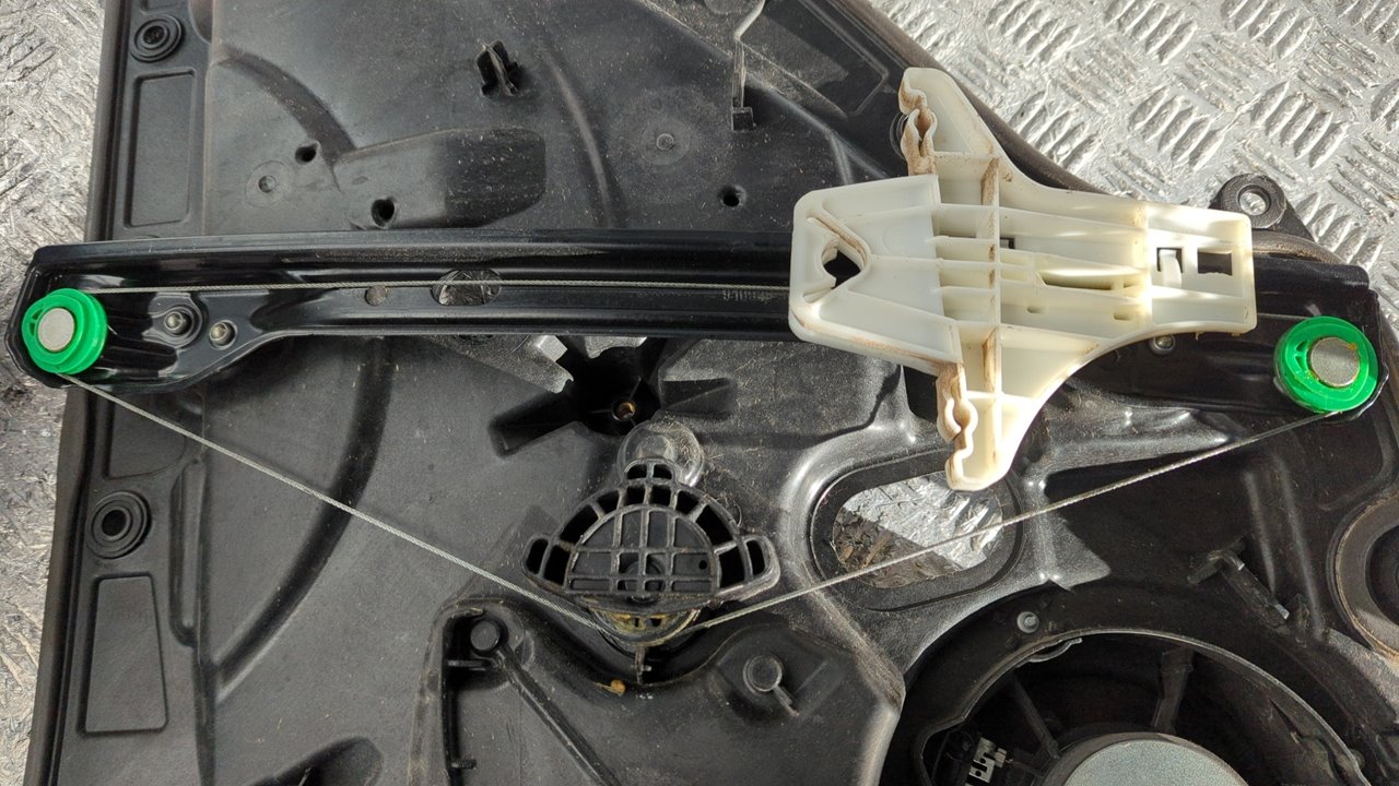 ELEVALUNAS TRASERO IZQUIERDO VOLKSWAGEN GOLF VI (5K1) - vista 5