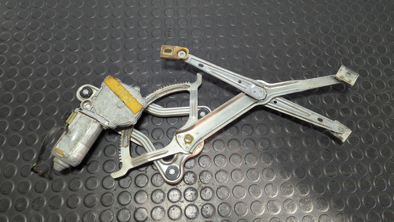 ELEVALUNAS DELANTERO DERECHO MERCEDES-BENZ CLASE E (W124)