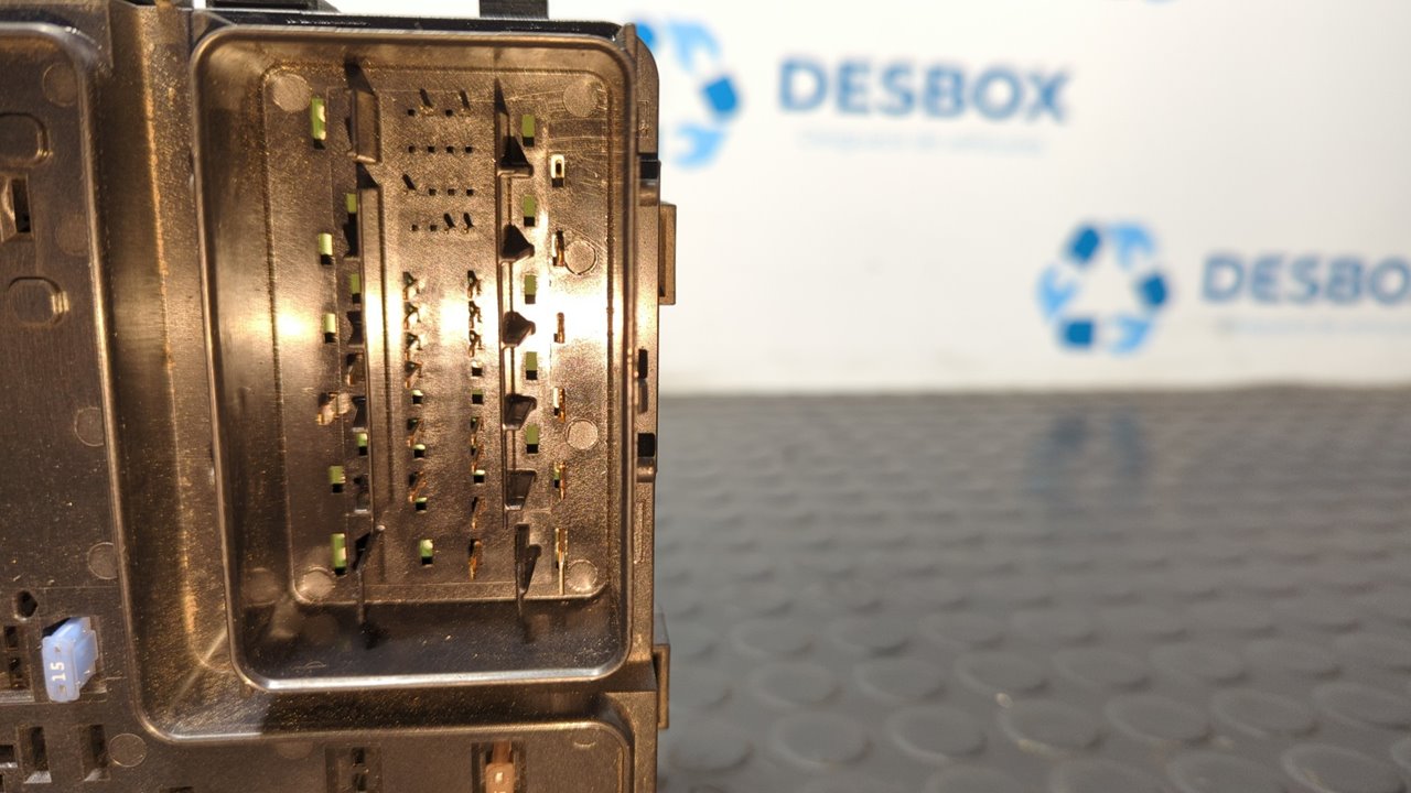 CAJA RELES / FUSIBLES FORD MONDEO LIM. - vista 5