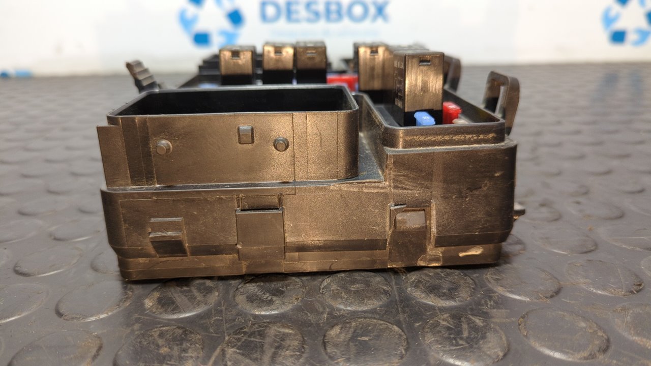 CAJA RELES / FUSIBLES FORD MONDEO LIM. - vista 4