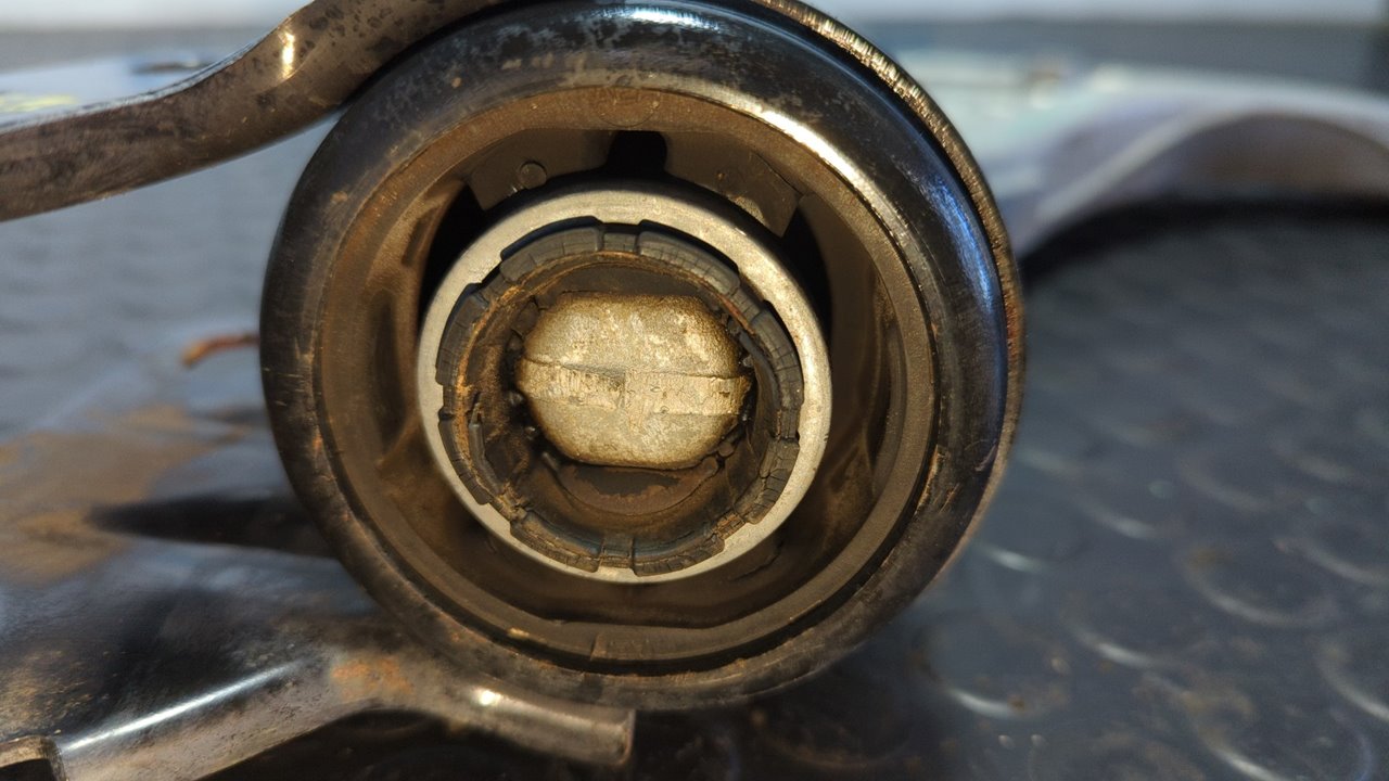 BRAZO DERECHO INFERIOR DELANTERO FORD MONDEO LIM. - vista 6