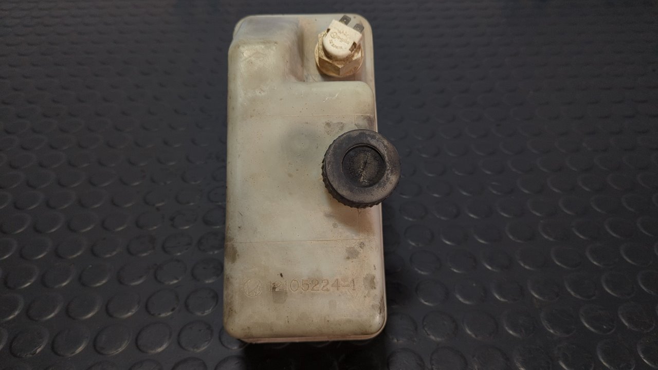 DEPOSITO EXPANSION NISSAN TRADE - vista 3