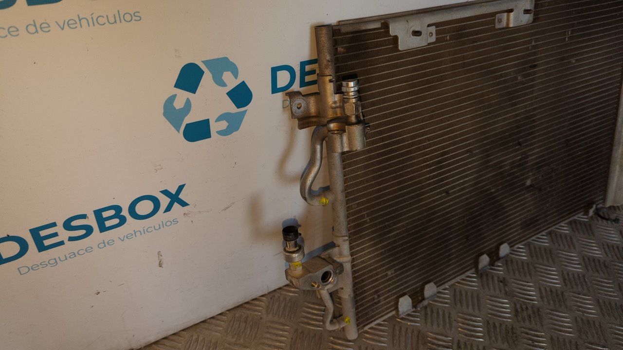 CONDENSADOR / RADIADOR  AIRE ACONDICIONADO OPEL ASTRA H BERLINA - vista 4