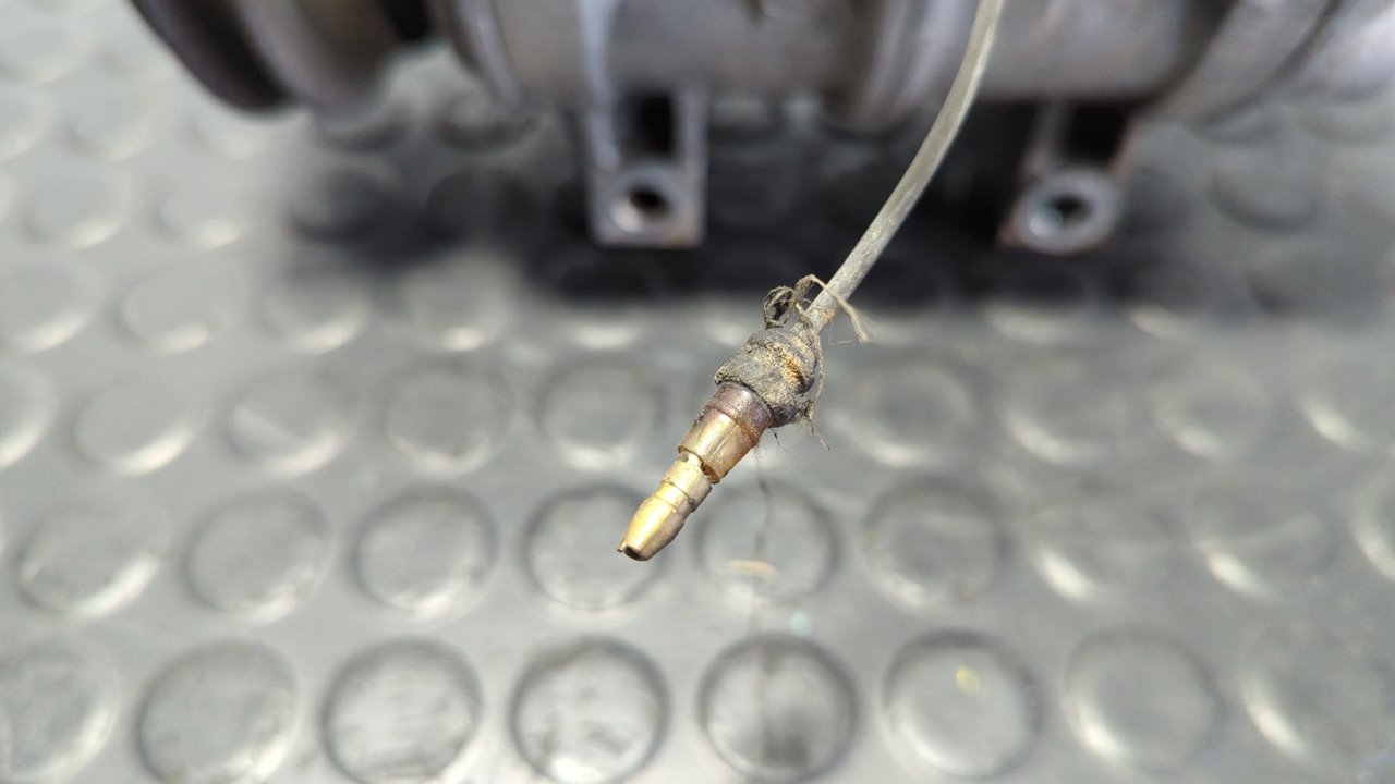 COMPRESOR AIRE ACONDICIONADO MITSUBISHI L 200 (K6/7) - vista 3