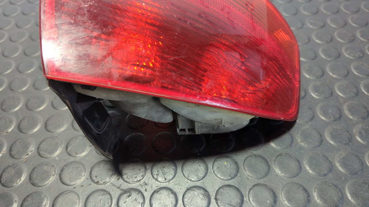 PILOTO TRASERO IZQUIERDO AUDI A4 BERLINA (8E) - vista 5