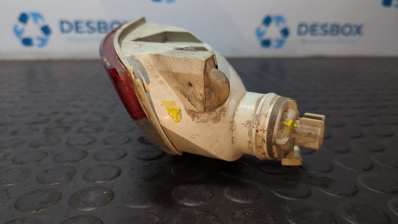 PILOTO TRASERO DERECHO PARAGOLPES FORD FOCUS BERLINA (CAK) - vista 5