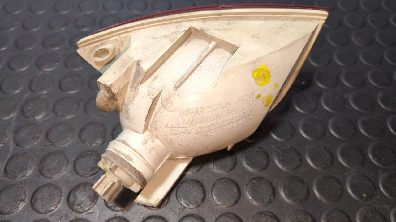 PILOTO TRASERO DERECHO PARAGOLPES FORD FOCUS BERLINA (CAK) - vista 3