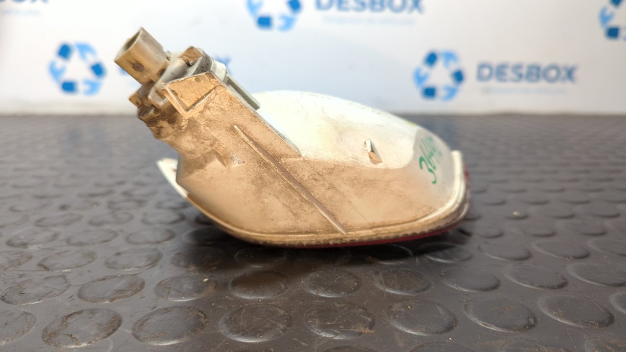 PILOTO TRASERO DERECHO PARAGOLPES FORD FOCUS BERLINA (CAK) - vista 6