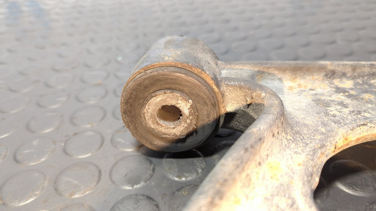 BRAZO DERECHO INFERIOR DELANTERO VOLKSWAGEN CADDY KA/KB (2K) - vista 4