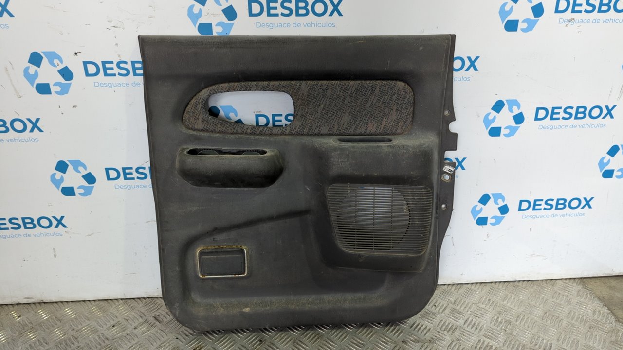 GUARNECIDO PUERTA TRASERA DERECHA MITSUBISHI L 200 (K6/7)